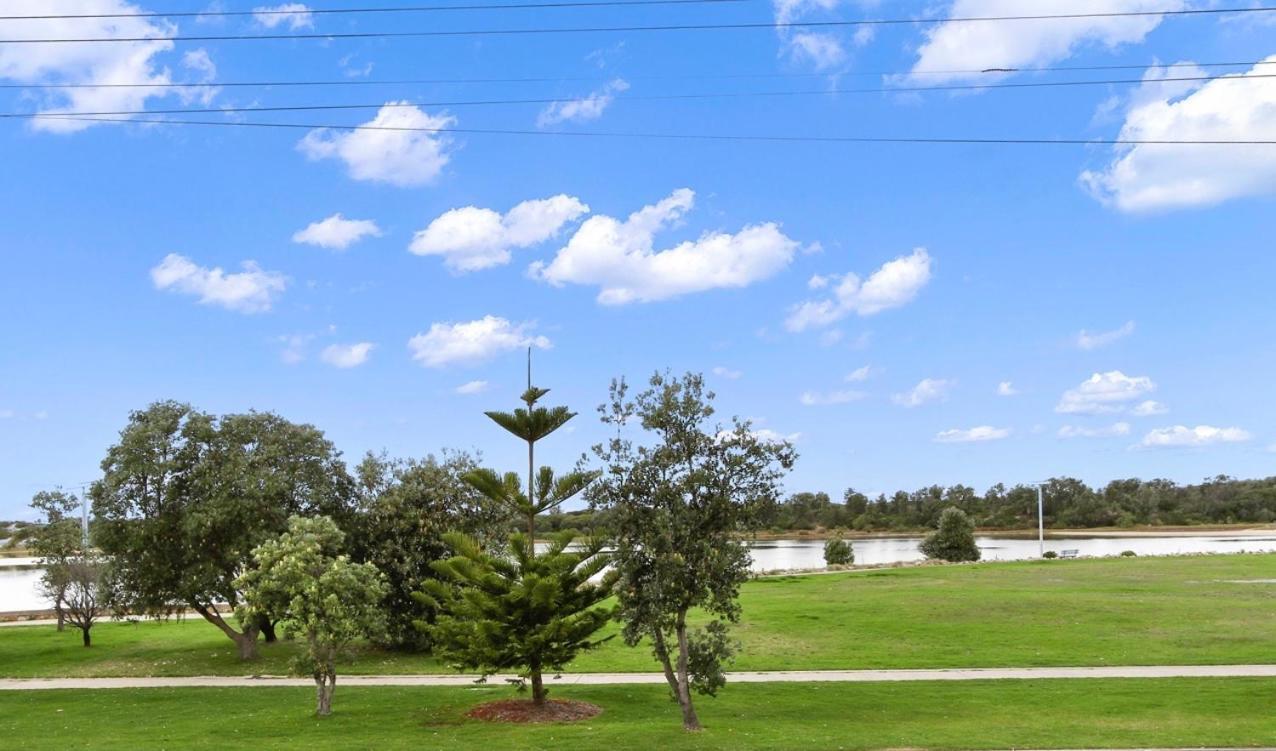 Driftwood Townhouse - Waterfront-Central Location Lakes Entrance Extérieur photo